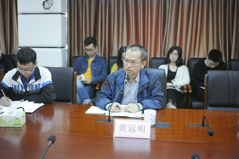 市统计局总经济师黄远明发表讲话.jpg