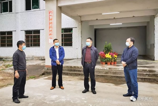 谢超武在大槐镇检查督导疫情防控工作