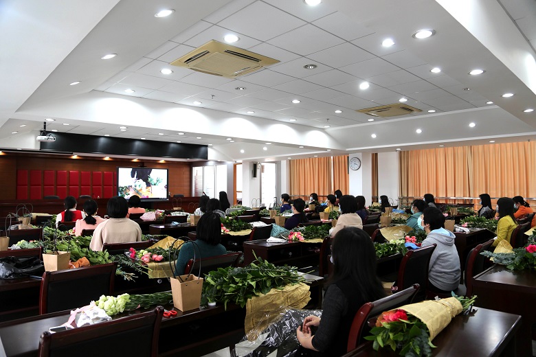 2 花艺培训现场.JPG