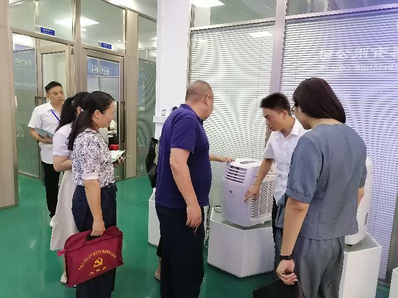 8月4日走访江海区宝士制冷电器公司了解企业用工需求，商讨开展校企合作（2）.jpg