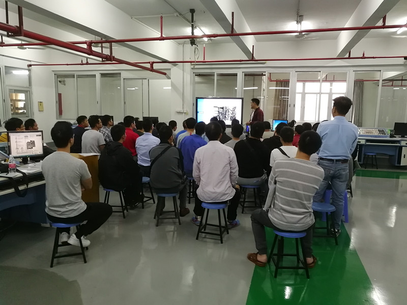 “工匠讲堂”助力制造业整体素质提升.jpg