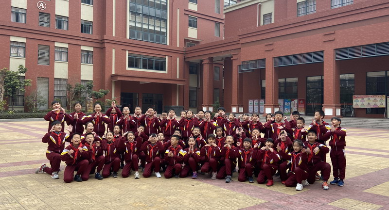 范罗冈小学学生在校园开展《文明在哪里》歌曲传唱活动_缩小大小.jpg