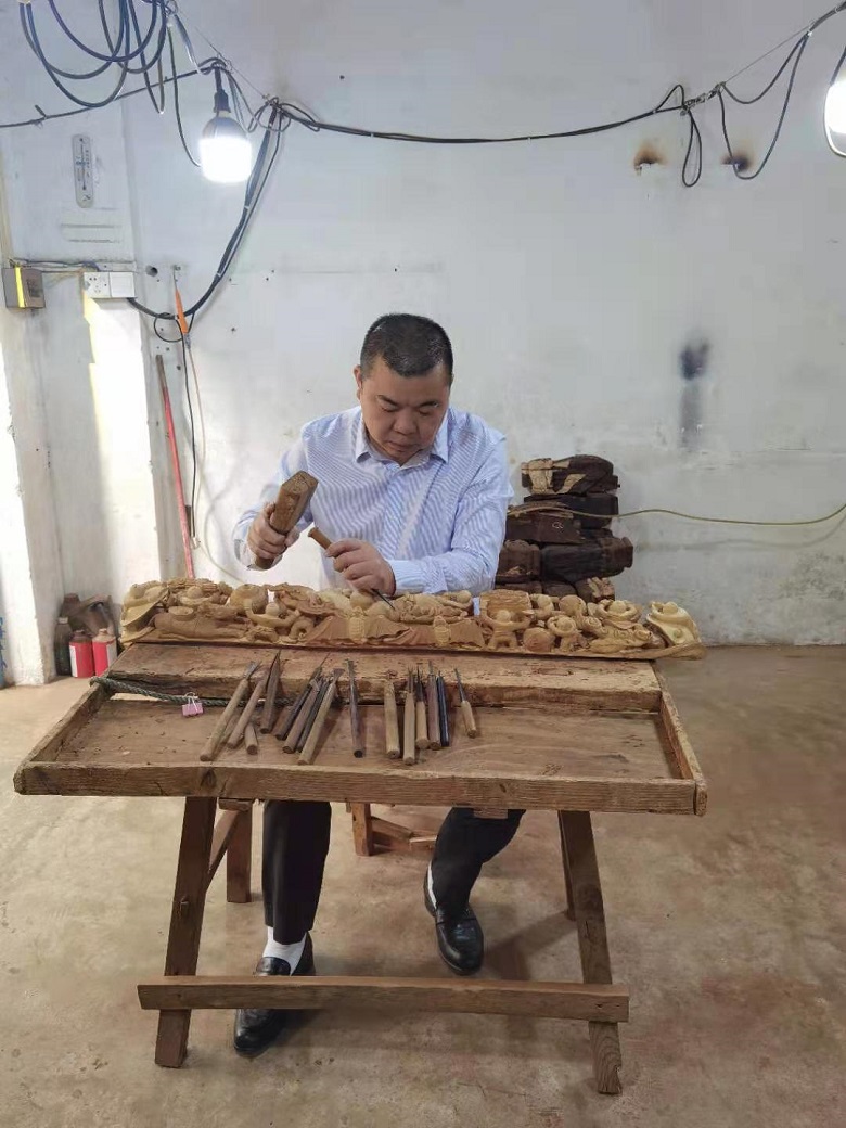 陆文满工作照.jpg