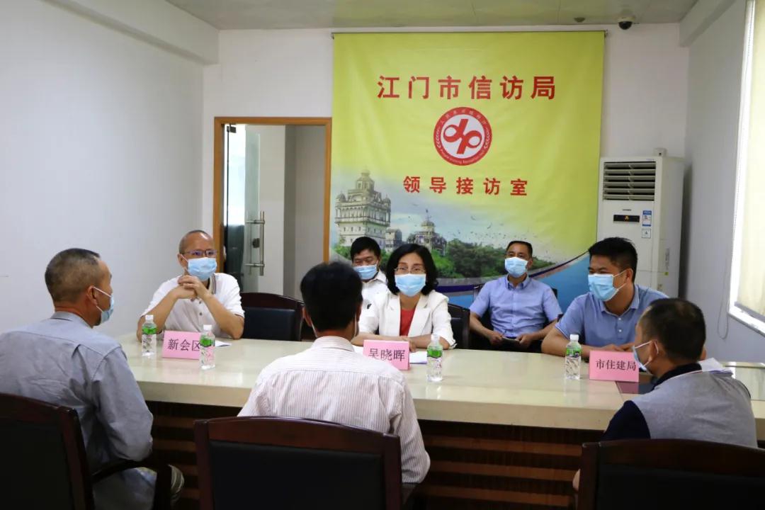 吴晓晖调研全市信访工作并接访群众：结合党史学习教育，为民办实事解难事