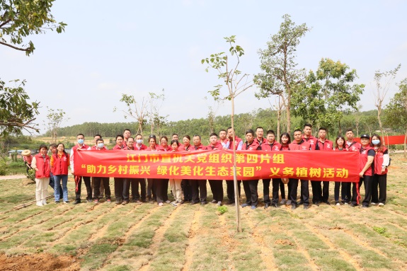 210528植树添新绿共建森林小镇 (2).jpg