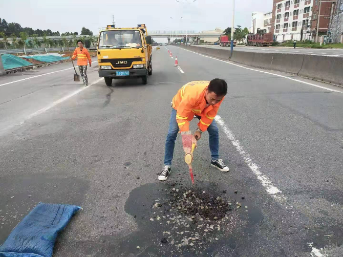 司徒灼名工作照 (2).jpg