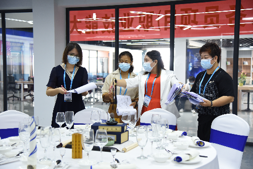 16餐厅服务员项目比赛现场.JPG