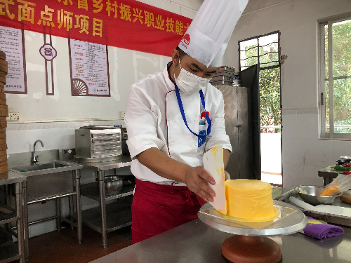 27西式面点师项目比赛现场.JPG