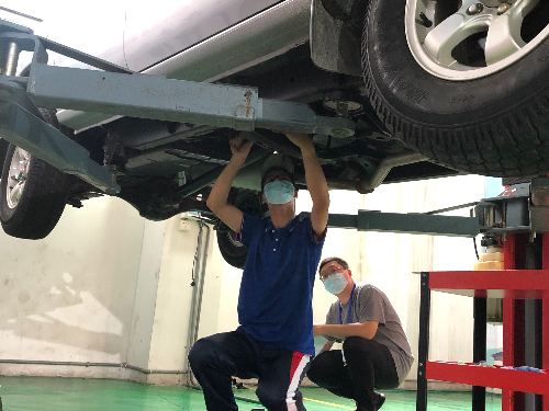 29农机修理工项目比赛现场.JPG