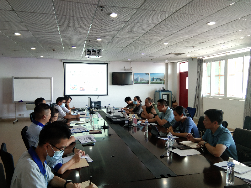 2.调研组在江门雅图仕职业技术学校召开座谈会，听取企业和学校的意见。.jpg