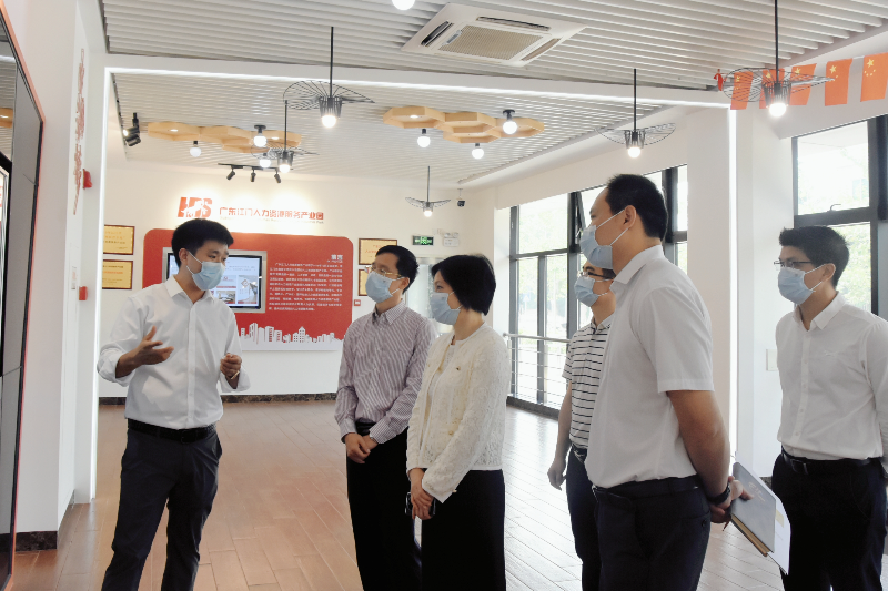 1.调研江门市人力资源服务产业园.jpg