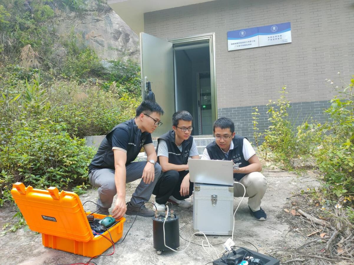 市地震监测中心开展流动测震仪野外培训