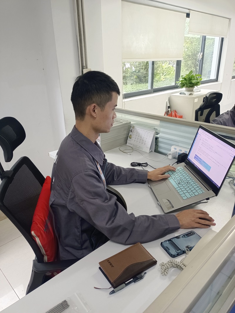 李国威工作照片.jpg