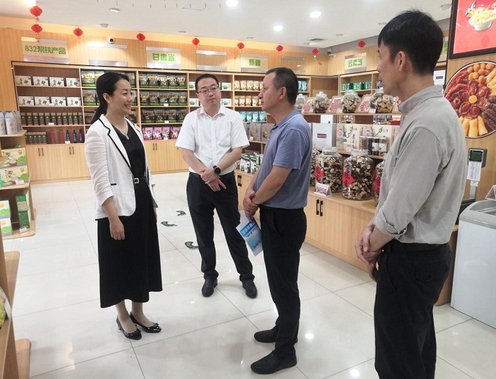 市领导张玥阳到市供销社调研