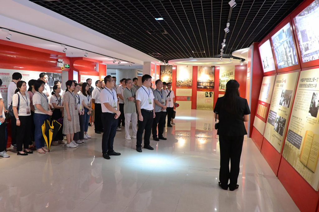 市建管中心开展“筑牢思想防线 永葆廉洁本色”主题党日活动
