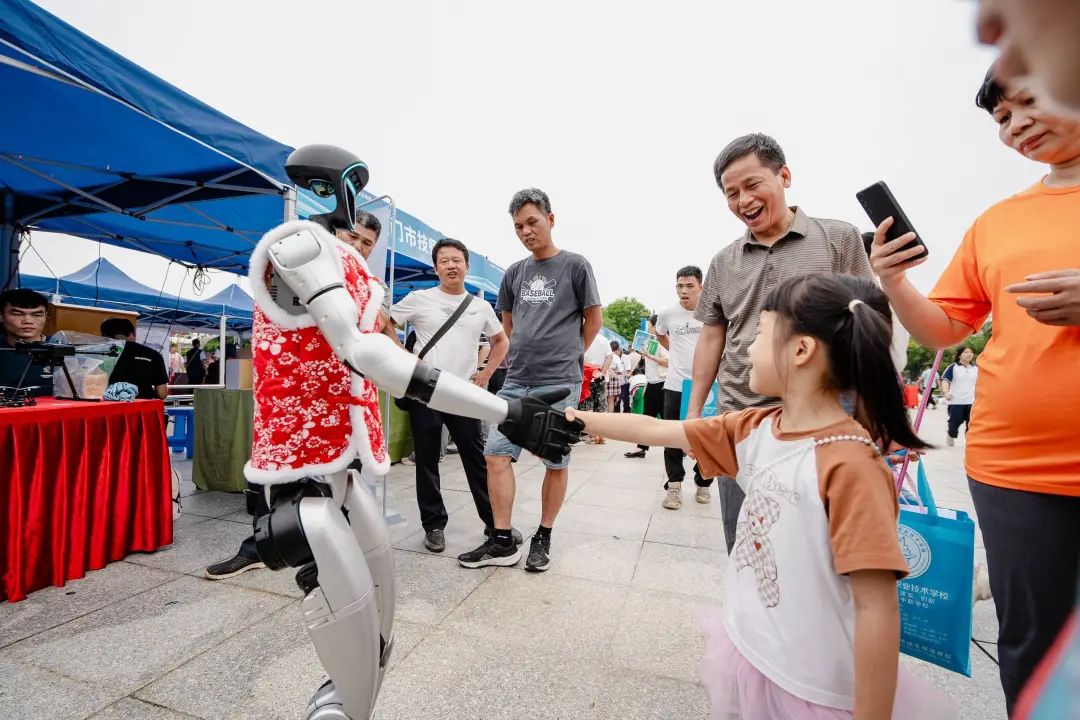 “技”动青春，“职”为你来！2025年江门市职业教育活动周启动