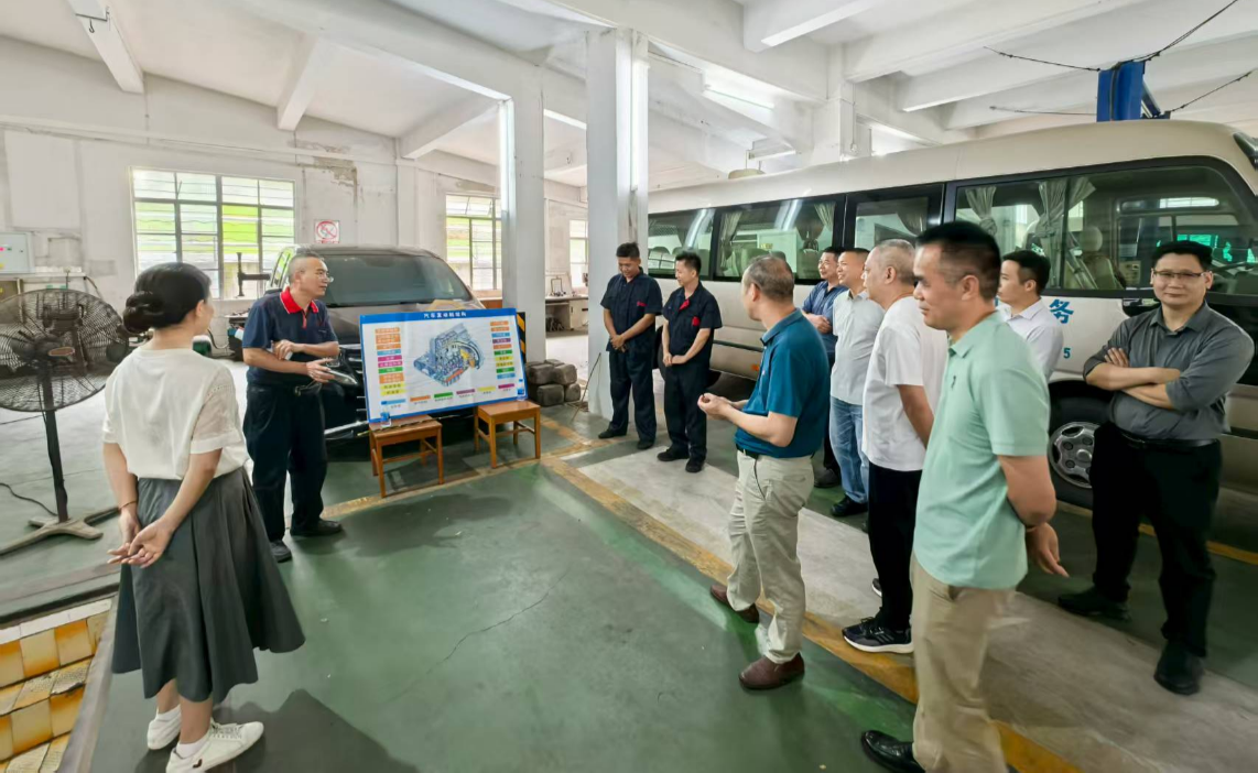市机关事务局开展公务用车安全驾驶与应急处理培训