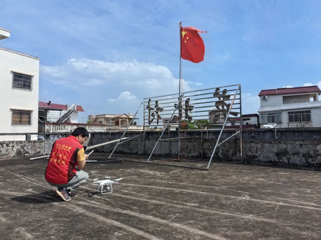 市公路事务中心党员突击队无人机分队加快疫情“拔钉子”攻坚行动进度