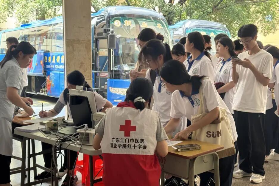 热血汇聚生命暖流！江门师生无偿献血战疫情