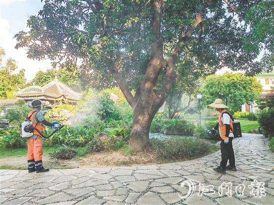 盆趣园及周边核心区域每天开展2轮消杀作业。 盆趣园及周边核心区域每天开展2轮消杀作业。