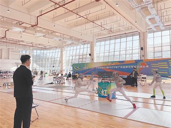 选手们一招一式尽显专业素养。