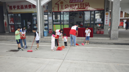 六一儿童节活动2(冯翠婷供图).jpg