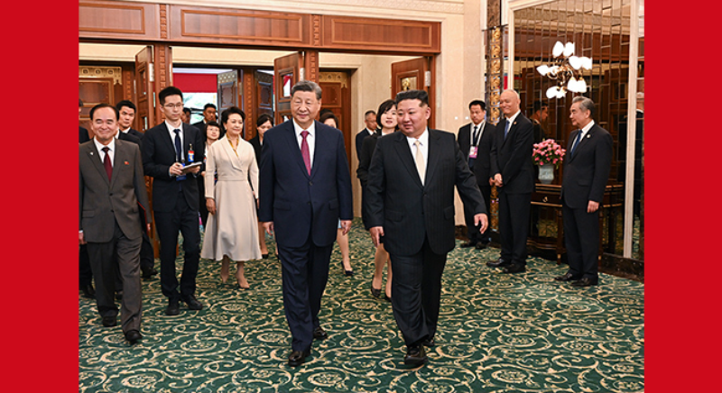 习近平夫妇出席金正恩夫妇举行的小范围午宴