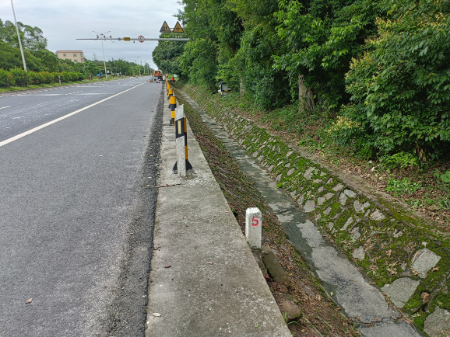 图8：清理路边杂草后.jpg