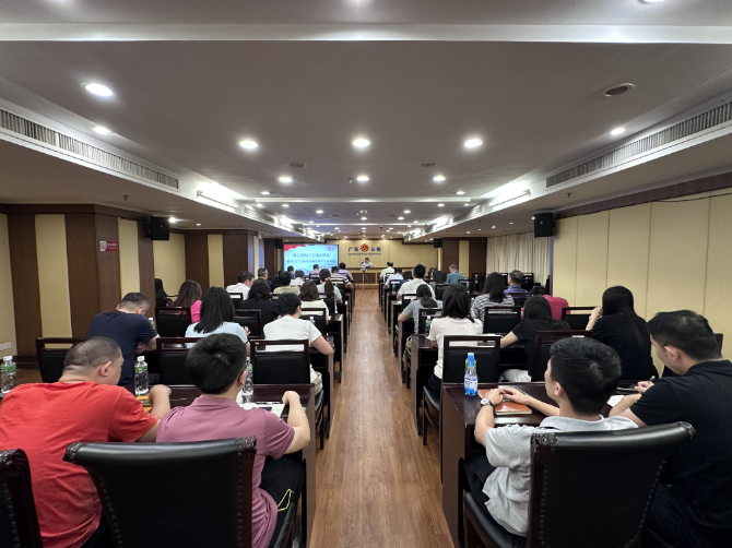 cfe7daf81e1837646ad6d19e2b5d4c4.jpg