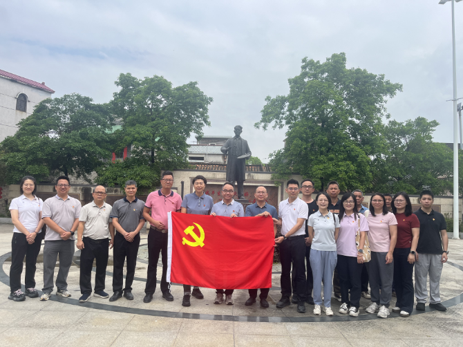 01庆“七一”主题党日活动.jpg