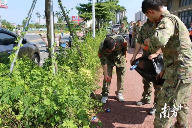 民兵参与整治活动。 受访者 供图