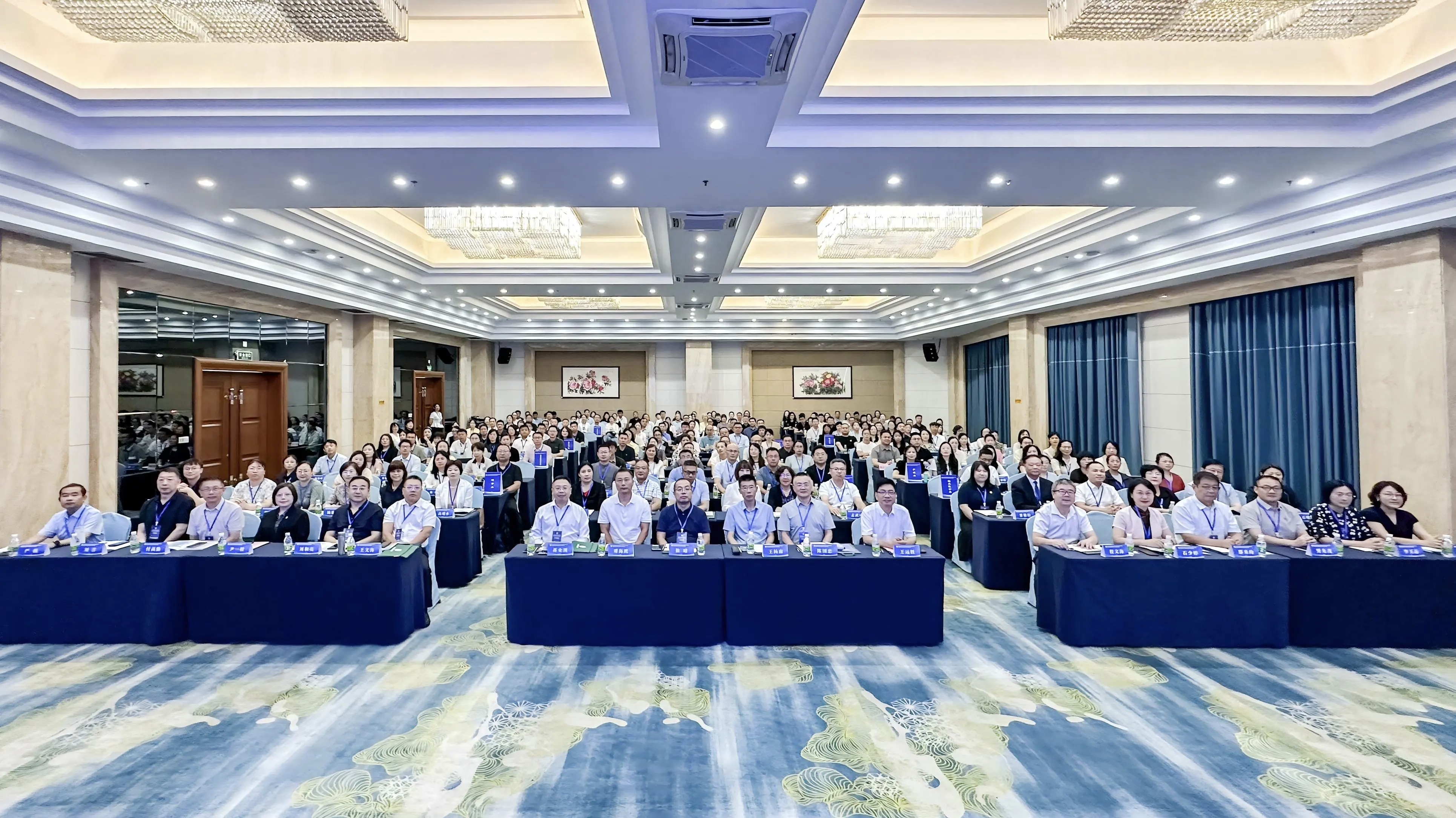 全国第八批职业学校医药卫生大类专业实训教学条件建设标准研制暨老药工技术技能交流会在江门召开<br/>--赋能湾区中医药高质量发展