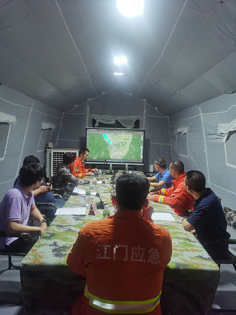 260824以练备战，筑牢防线！我市组织开展2026年森林火灾夜间实战演练 (1).jpg