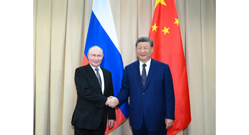 习近平会见俄罗斯总统普京