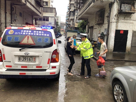 两件好人好事都出自崇仁中学同一个班级