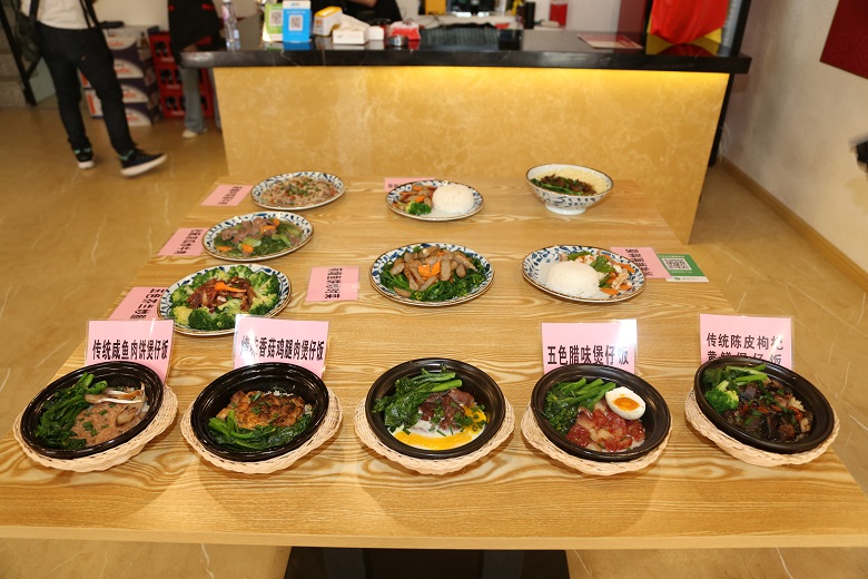 7、该创业店主打蓬江区特色菜式.JPG