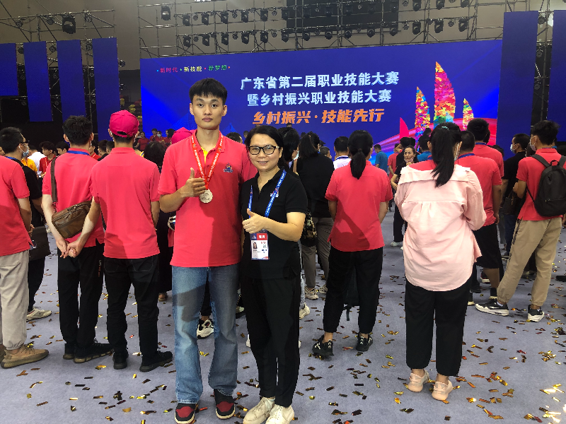 图八：弟子竞赛获奖.jpg