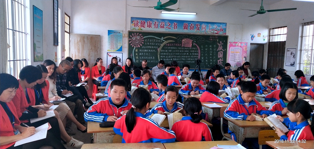 3.课堂一角.jpg