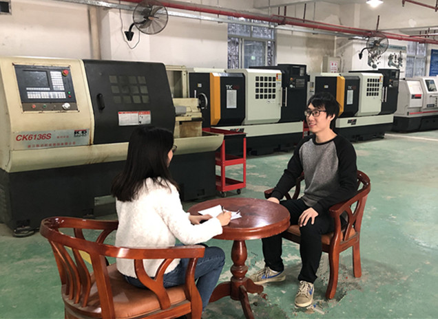 2、实训中心与李狄嘉老师采访现场_副本.jpg
