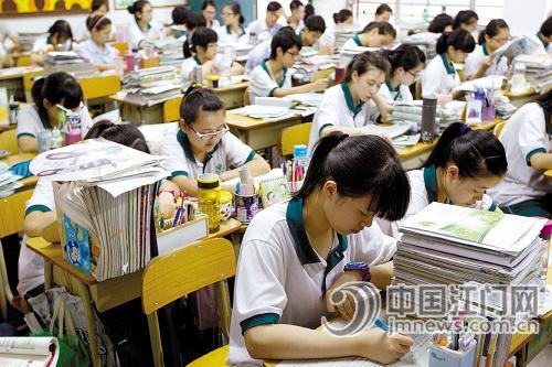 今天下午可到考场踩点 今年高考不准考生戴表