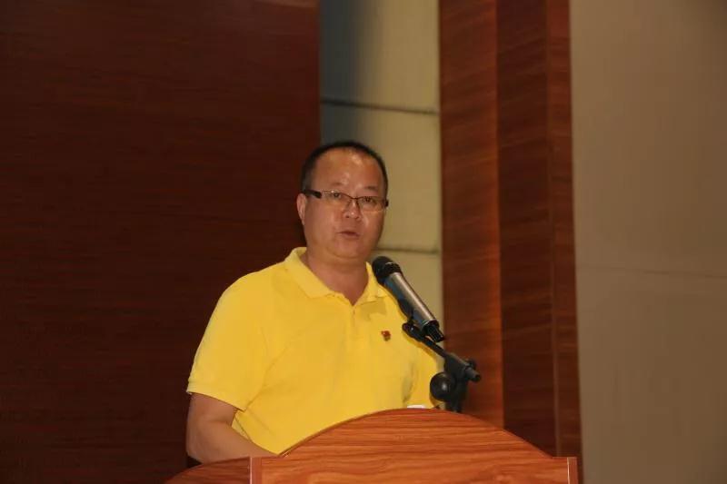 恩平一中校长陈健国汇报《学习读本》进校园实施计划.jpg 恩平一中校长陈健国汇报《学习读本》进校园实施计划.jpg