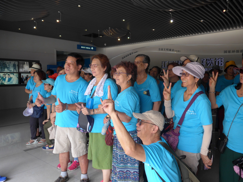 190821香港五邑总会青年委员会到市规划展览馆考察 (4).png
