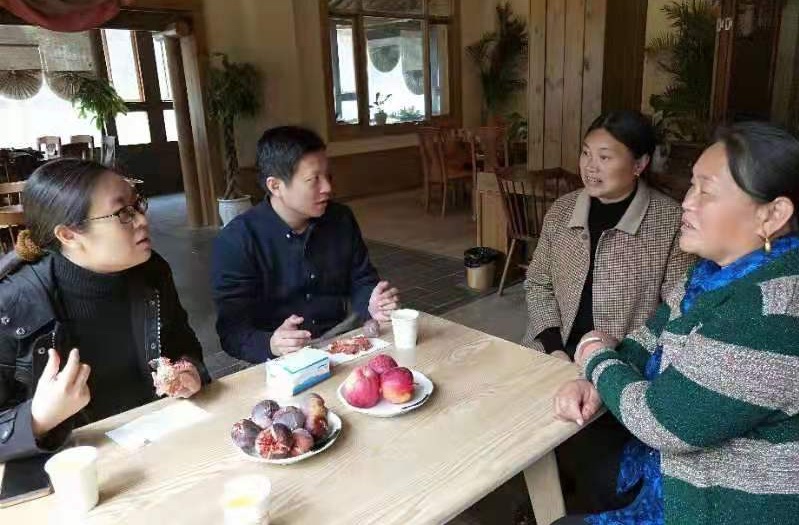 回访首期“粤菜师傅”培训班学员01.jpg