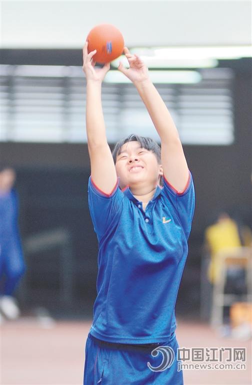 市直两区中考体育昨天开考 评分标准降低 考生