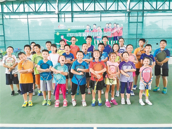 网球小将，代表着江门网球的未来。