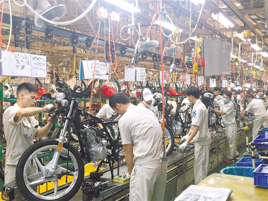 �����������и��¼�����ҵ��������ȡ��ͻ�ơ�ͼΪ�󳤽��������䡣