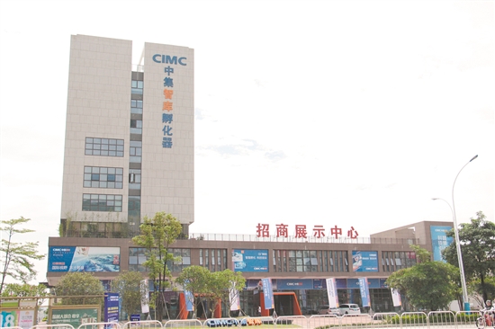 ?���������л���̽��������Ͷ�ʡ����衢��Ӫ�������ͷ���ģʽ��ʵ�ַ�������Ԫ����չ��ͼΪ�м��ǿ��������