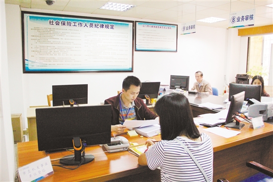 市社保局局长刘学文:保障民生以提升群众获得