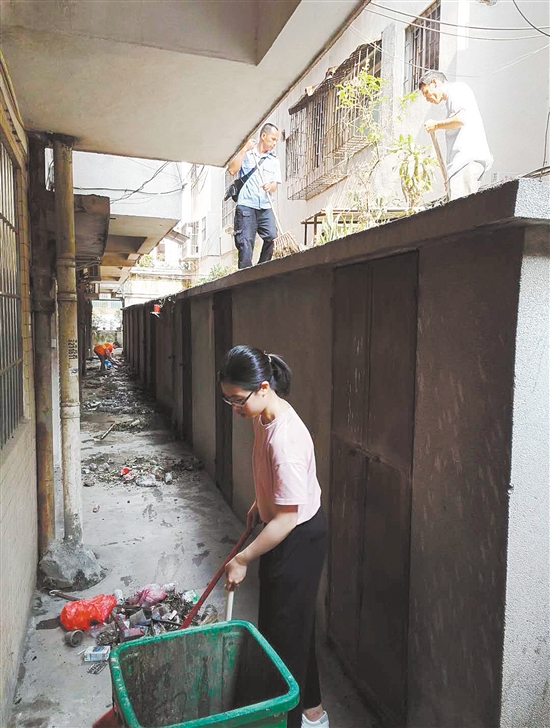 昨日三区掀起环境卫生大清洁社区尽是爱心马