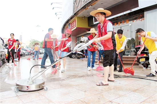 月底 我市已有5万人次自觉参与爱接力志愿服